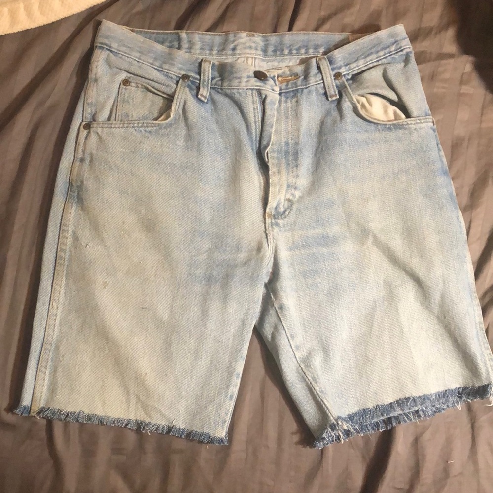 Vintage distressed wrangler shorts. Rare light wash.